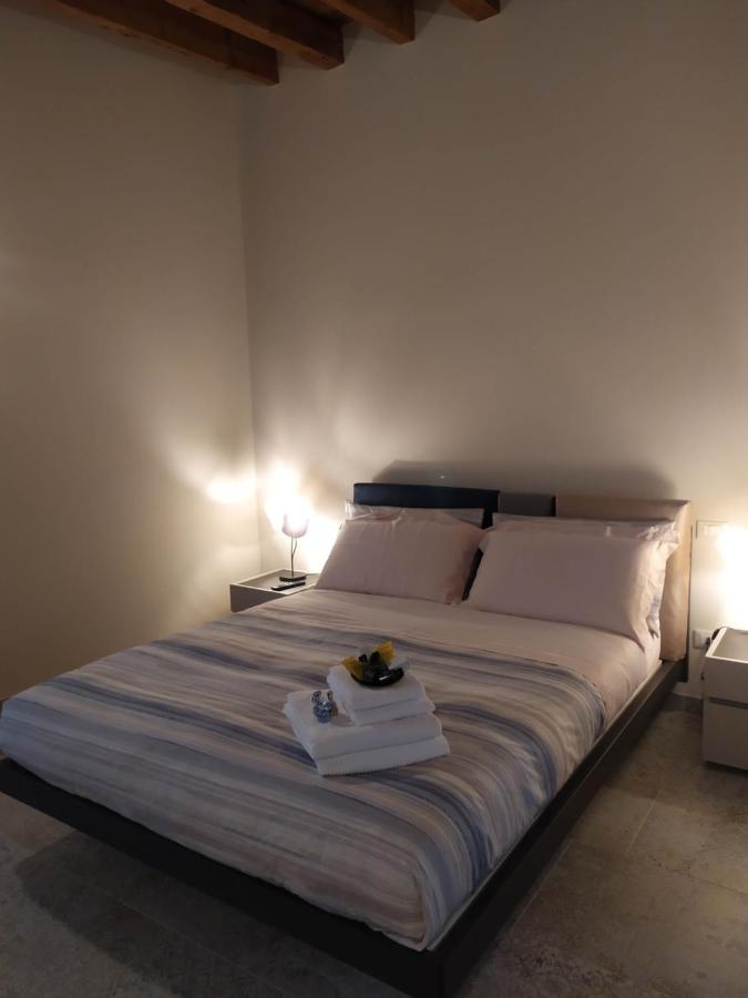 Corte Trento Desenzano del Garda Buitenkant foto