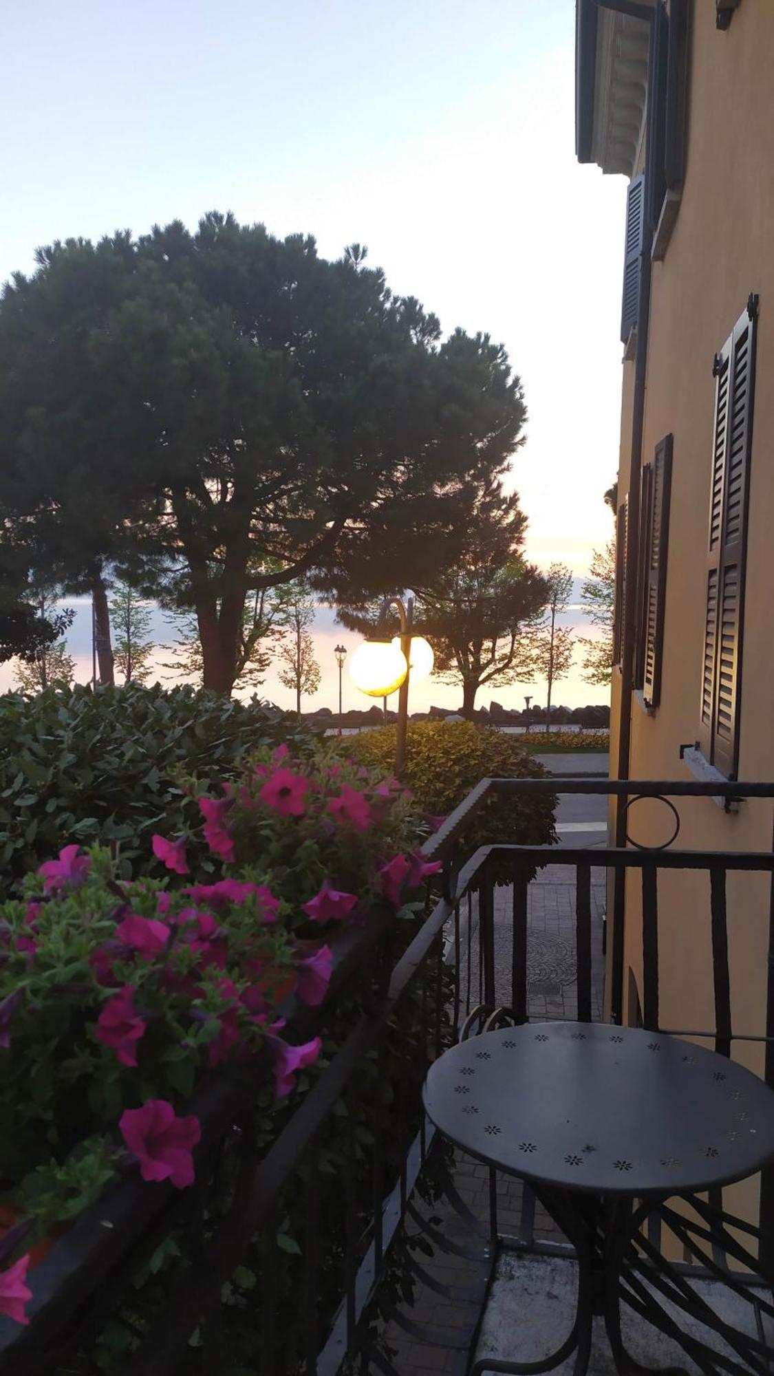 Corte Trento Desenzano del Garda Buitenkant foto